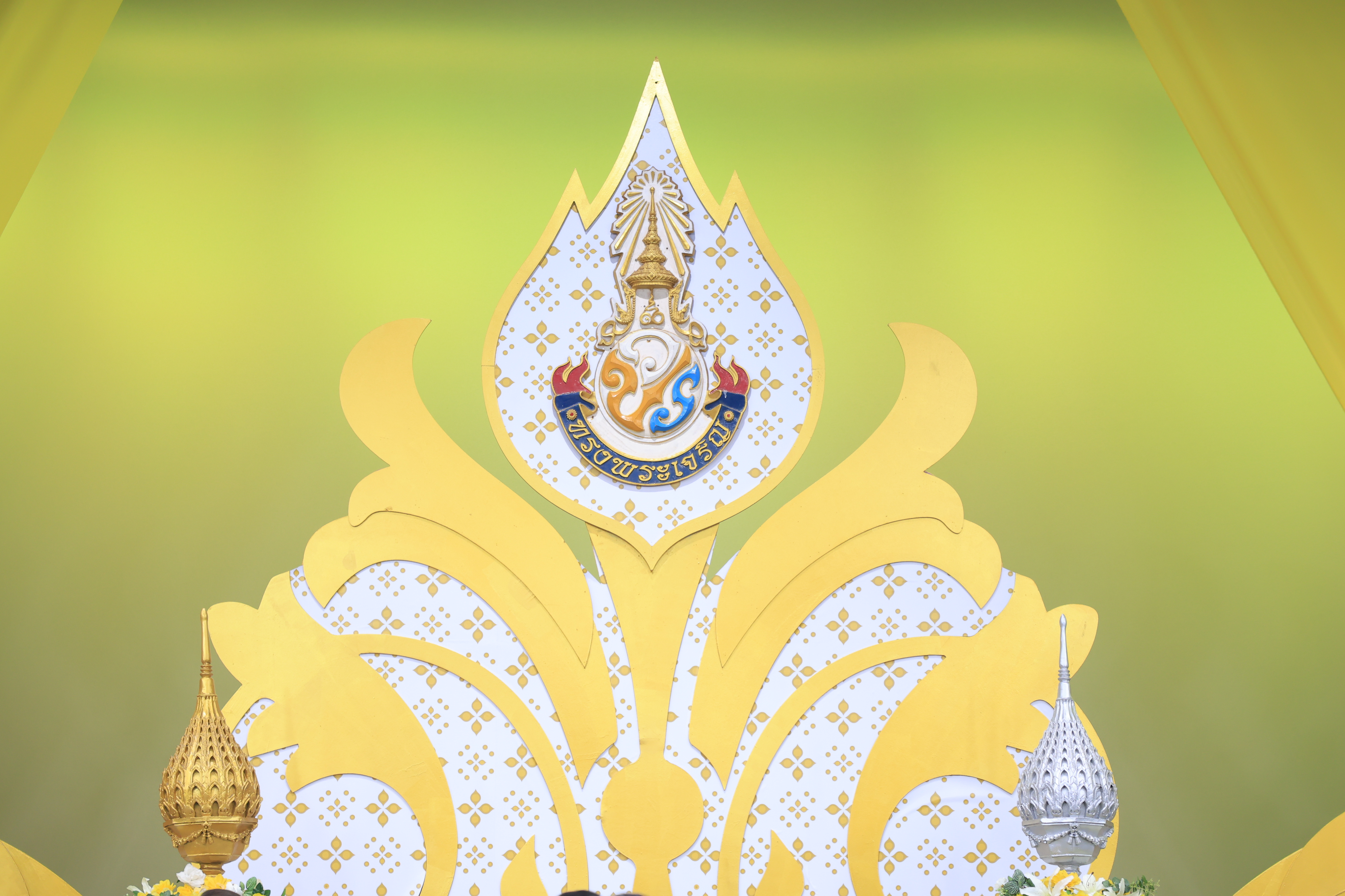 title - คณะผู้บริหาร ส.ป.ก. บันทึกเทปถวายพระพรชัยมงคล เนื่องในโอกาสมหามงคลเฉลิมพระชนมพรรษา 74 พรรษา พระบาทสมเด็จพระปรเมนทรรามาธิบดีศรีสินทร มหาวชิราลงกรณ พระวชิรเกล้าเจ้าอยู่หัว